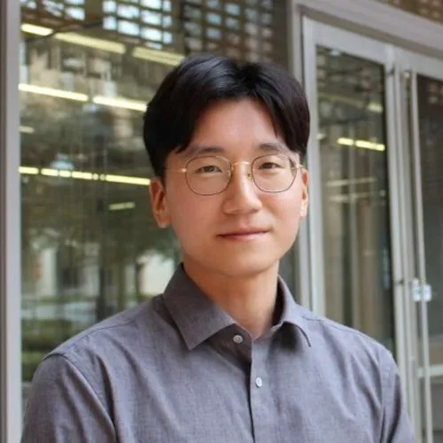 Headshot of Daehyeok Kim